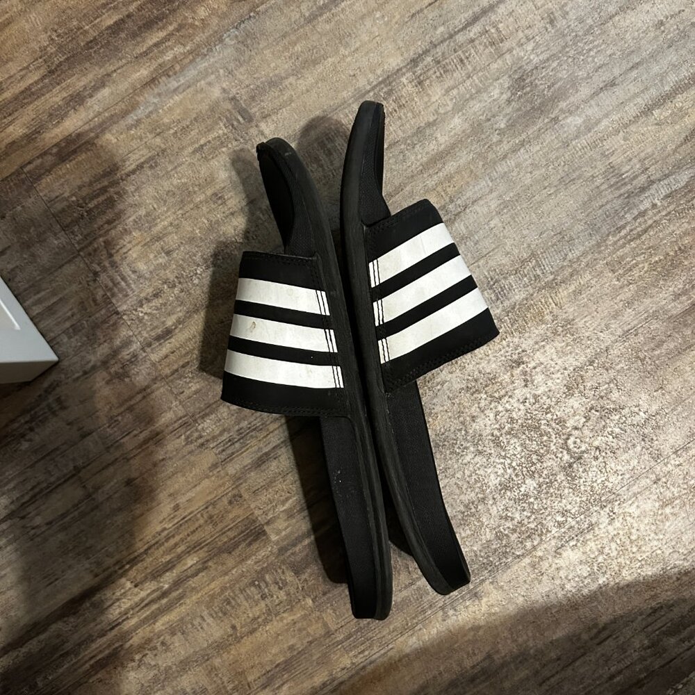 adidas slides - Picture 3 of 3